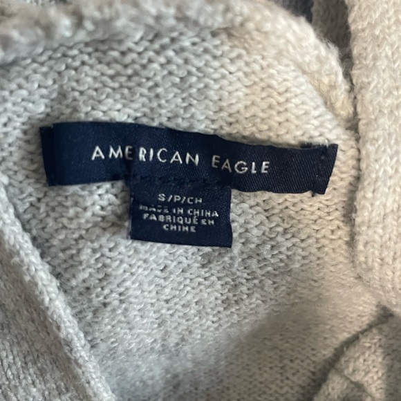 American Eagle gray pullover hooded sweater. Size Small. - Picture 7 of 9